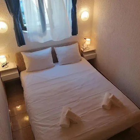 Dom wakacyjny House First Row By The Sea *