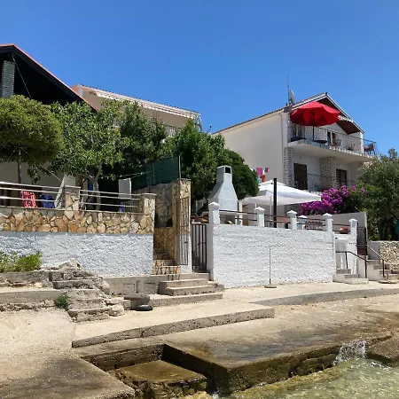 Holiday home House First Row By The Sea