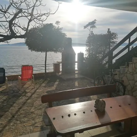 Holiday home House First Row By The Sea